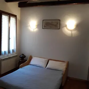 Casa vacanze San Barnaba Artist's District House